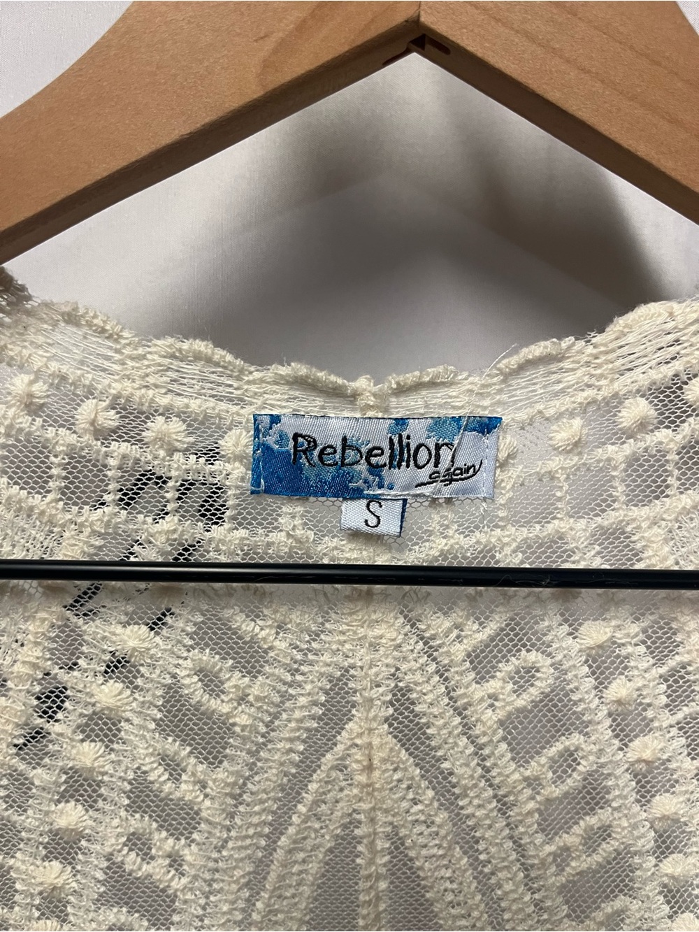 Rebellion Cream Lace Crochet Kimono - Picture 5 of 8